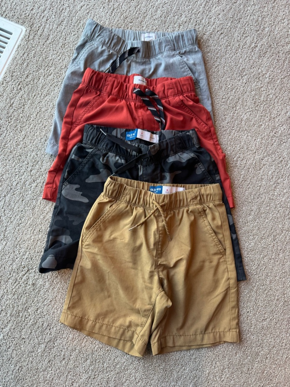4 pairs of Old Navy boys tech/hybrid Pull-On Shorts size small